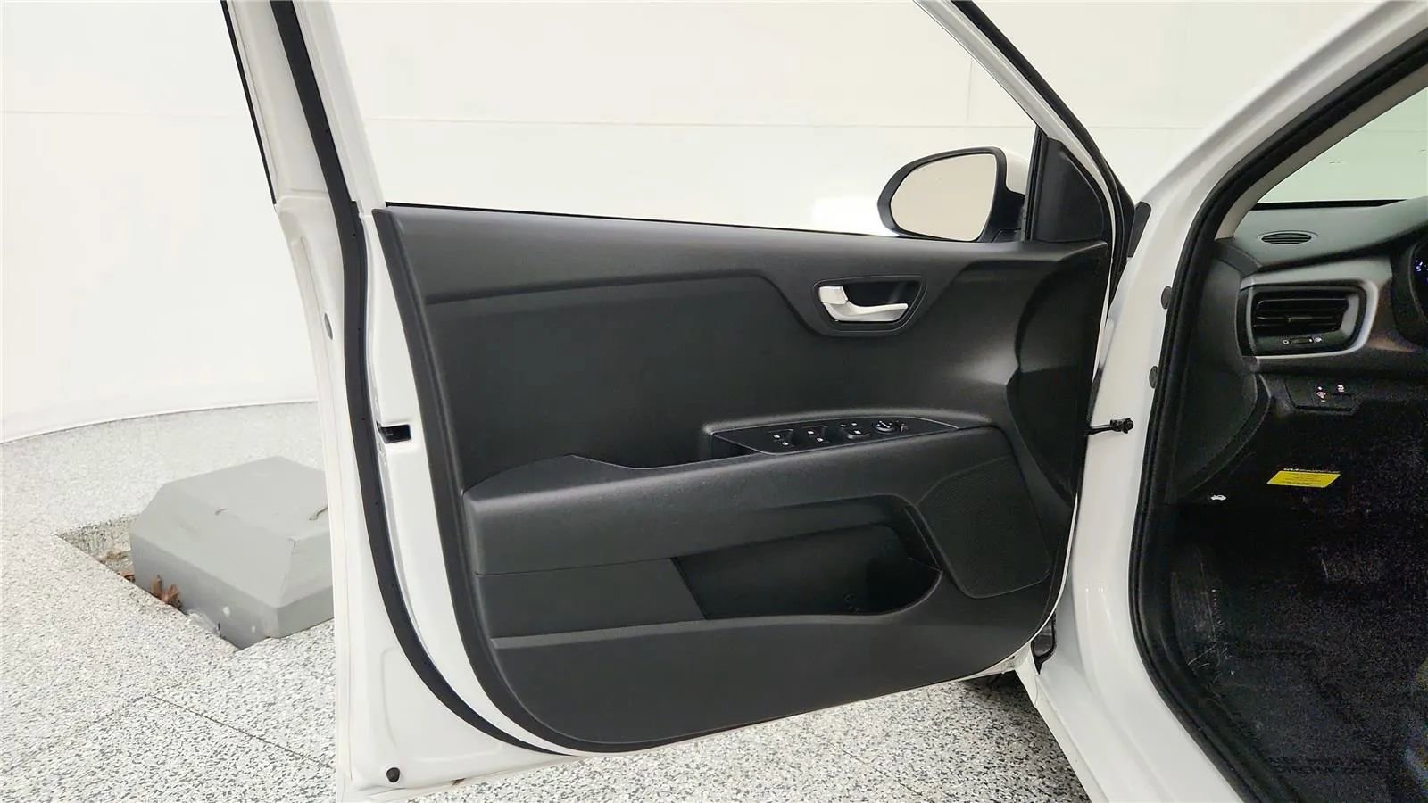 Used 2023 Kia Rio S w/ Technology Package image 31