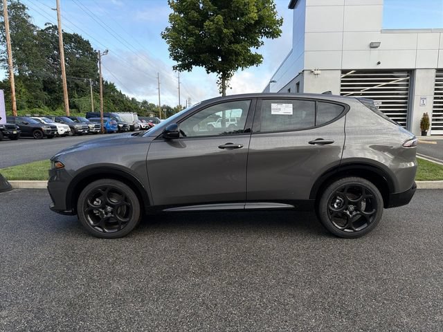New 2026 Alfa Romeo Tonale w/ Red Premium Package AWD/4WD image 5