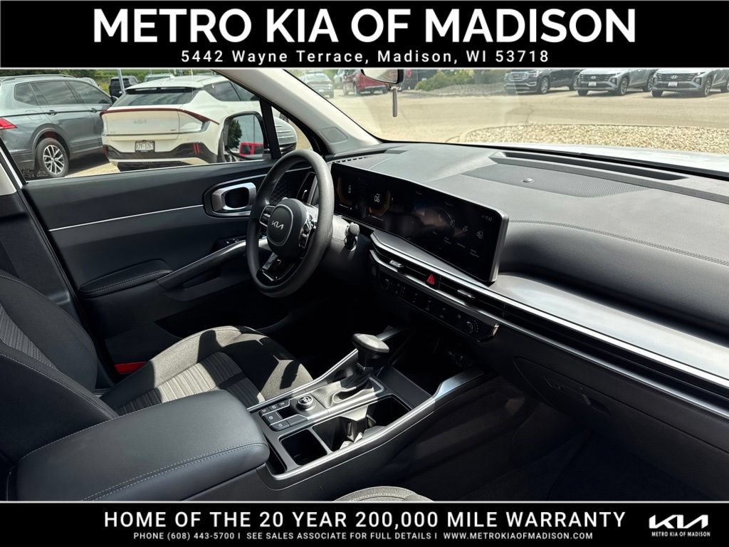 Used 2025 Kia Sorento LX FWD image 43