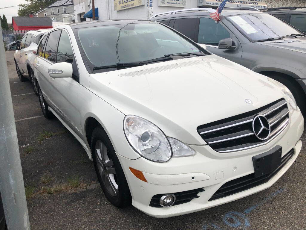 Used 2009 Mercedes-Benz R 350 4MATIC w/ Premium 1 Pkg image 2