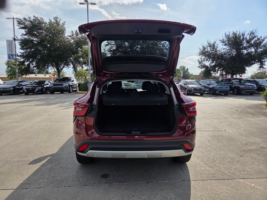 Used 2025 Chevrolet Trax LT w/ LT Convenience Package FWD image 24