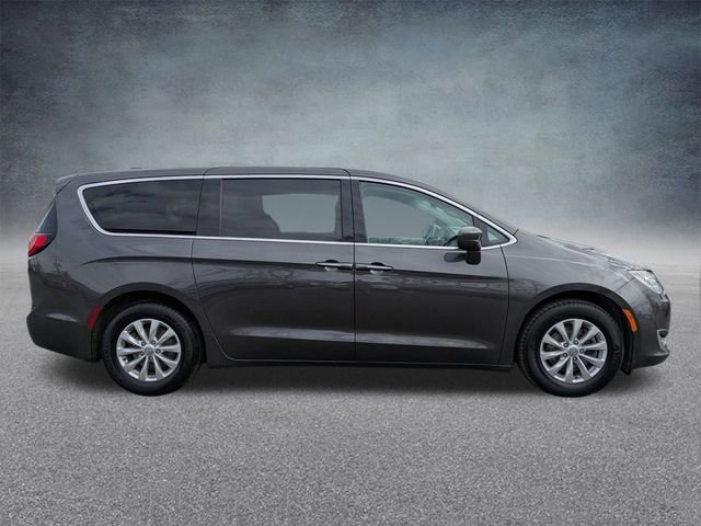 Certified 2018 Chrysler Pacifica Touring Plus image 3