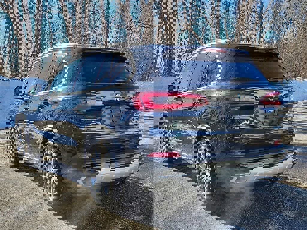 Used 2023 BMW X5 xDrive40i w/ Premium Package image 3