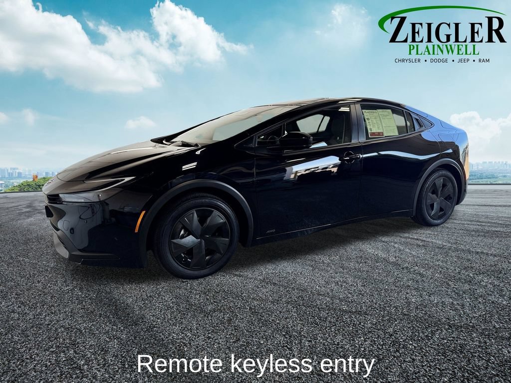 Used 2026 Toyota Prius LE AWD/4WD image 2