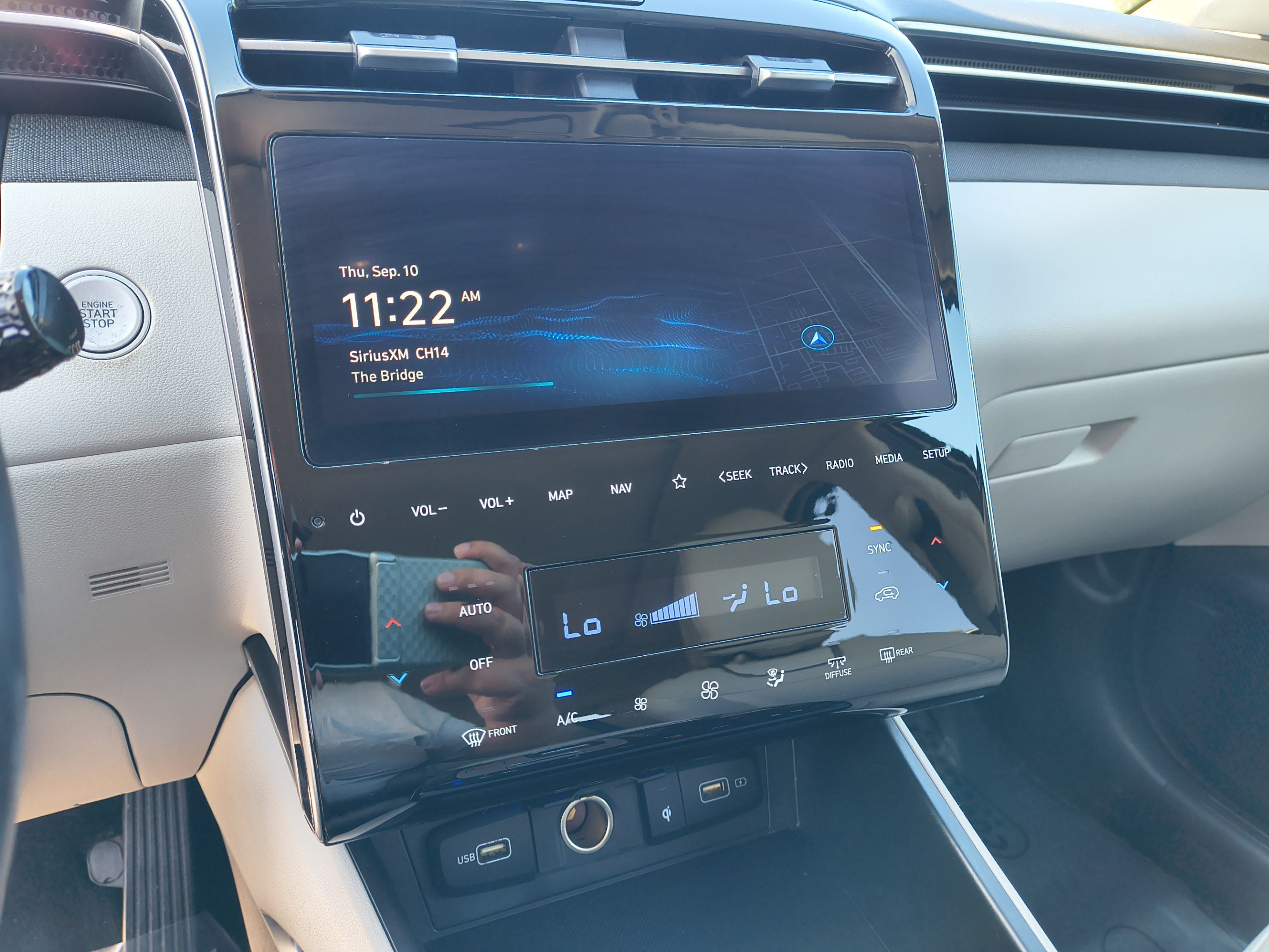 Certified 2024 Hyundai Tucson Limited FWD image 25