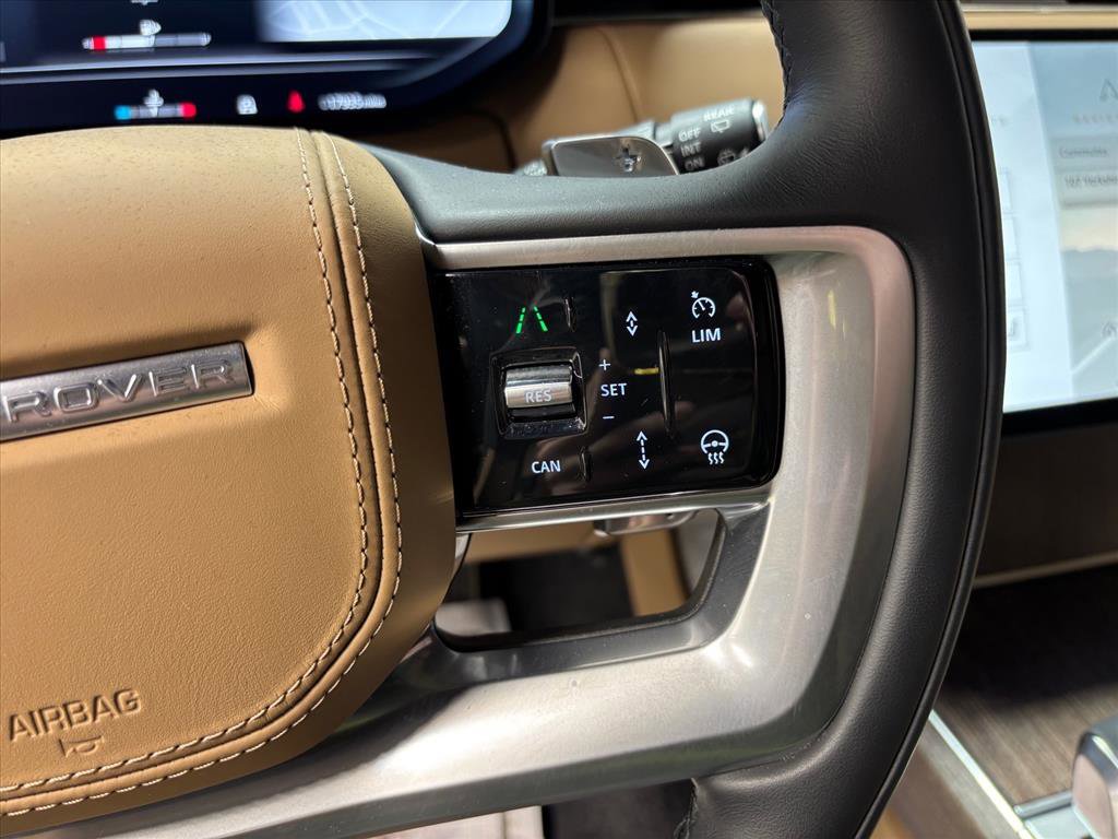 Used 2025 Land Rover Range Rover Long Wheelbase SE image 19
