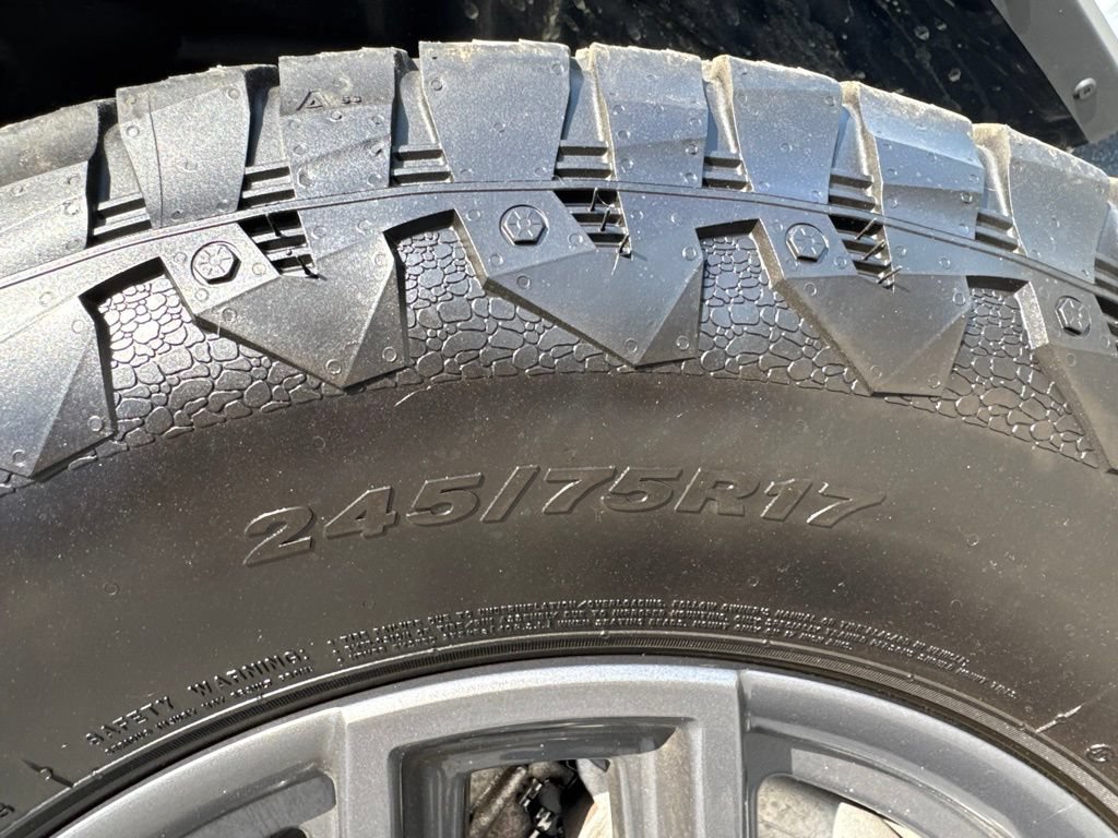 Used 2025 Jeep Wrangler Sport AWD/4WD image 30
