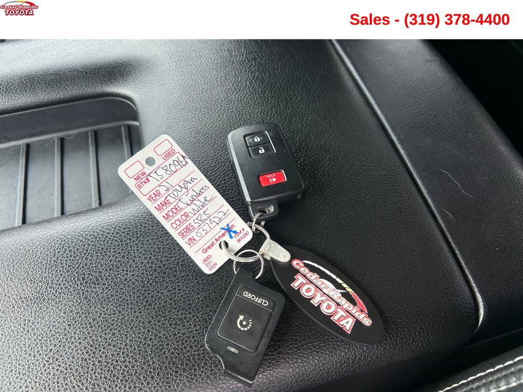 Used 2017 Toyota Tundra SR5 AWD/4WD image 25