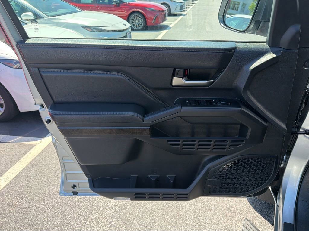 Used 2024 Toyota Tacoma Limited w/ Limited Package (LT) AWD/4WD image 20