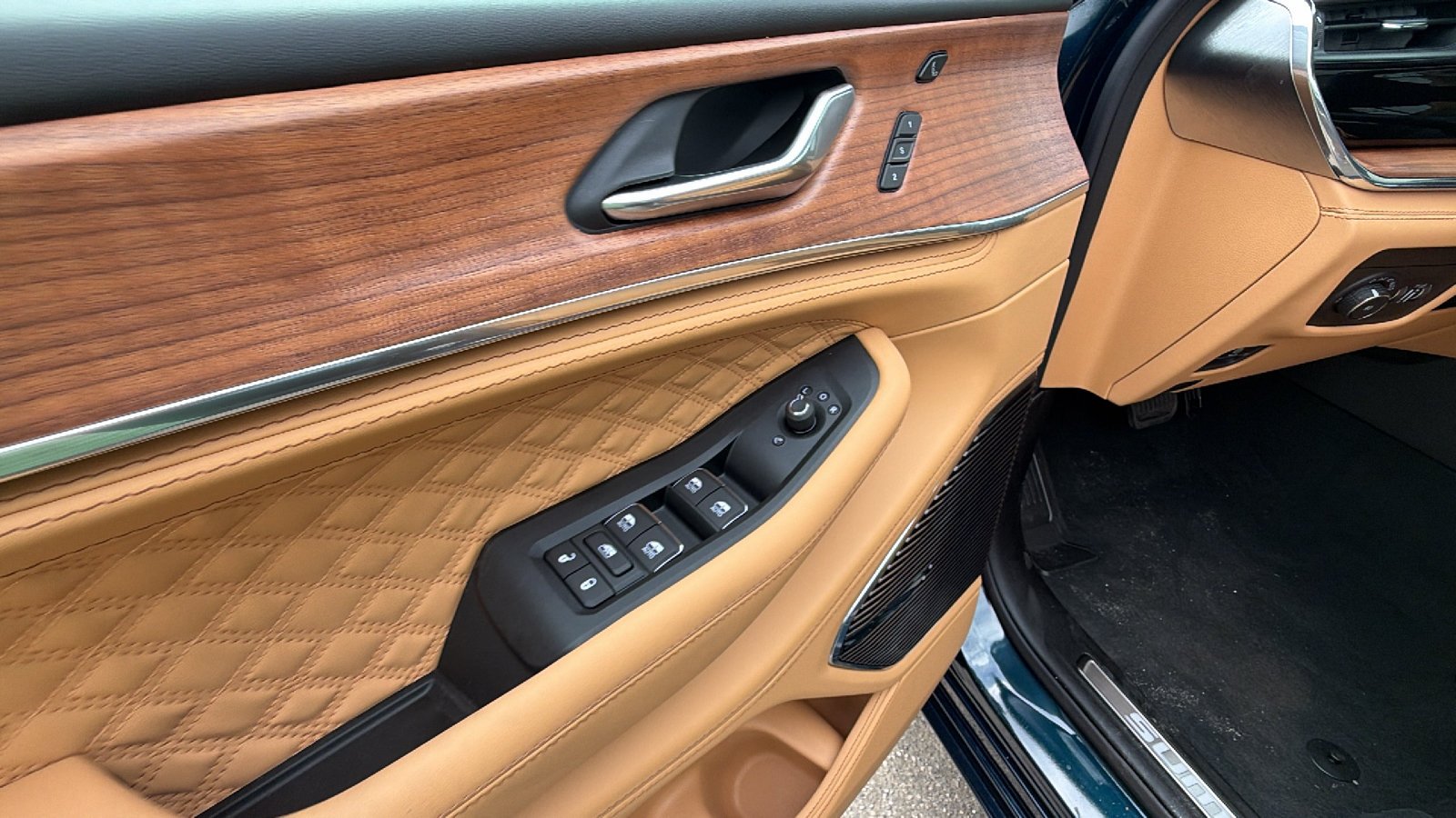 New 2026 Jeep Grand Cherokee Summit AWD/4WD image 15