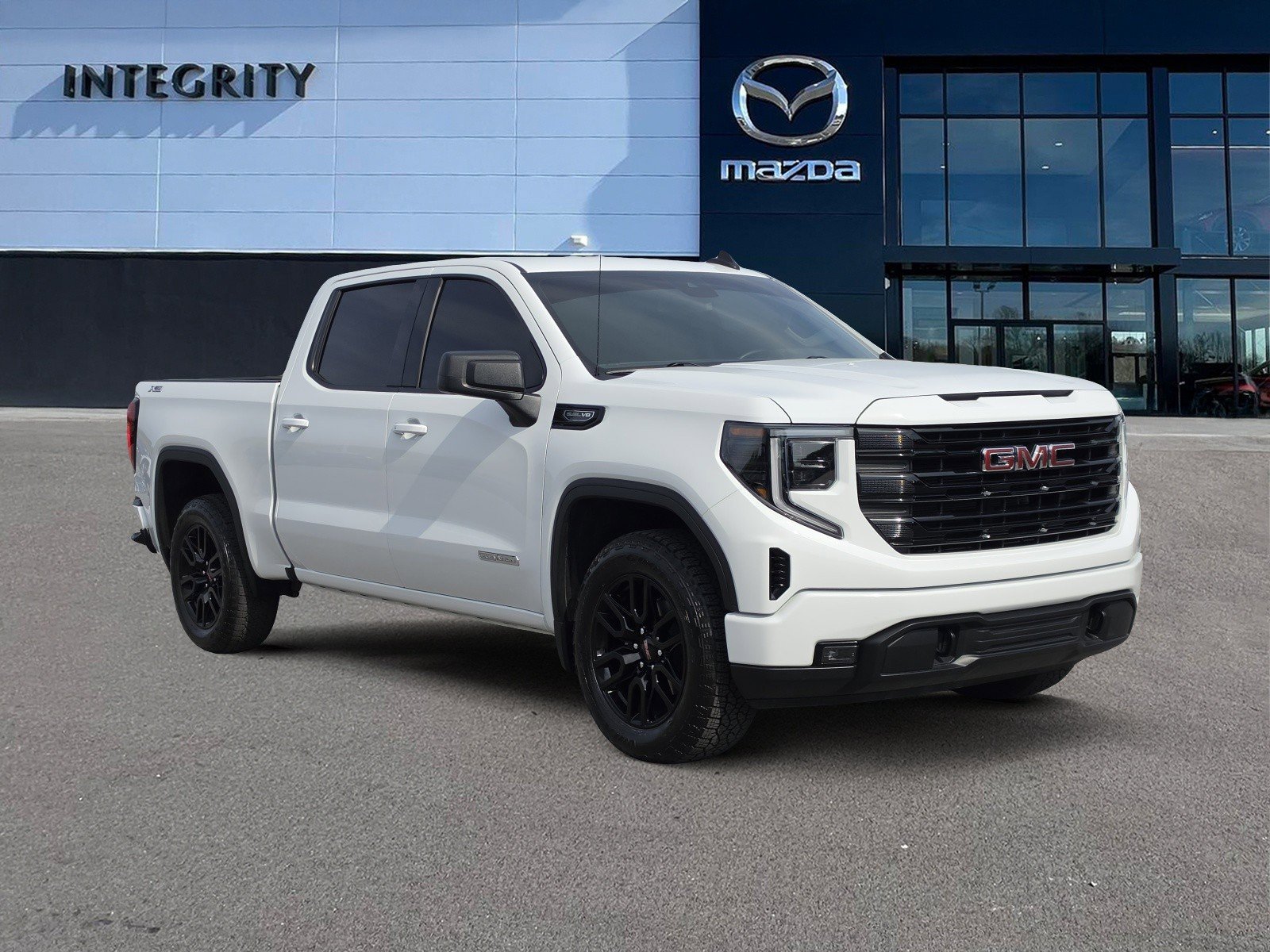 Used 2024 GMC Sierra 1500 Elevation AWD/4WD image 2