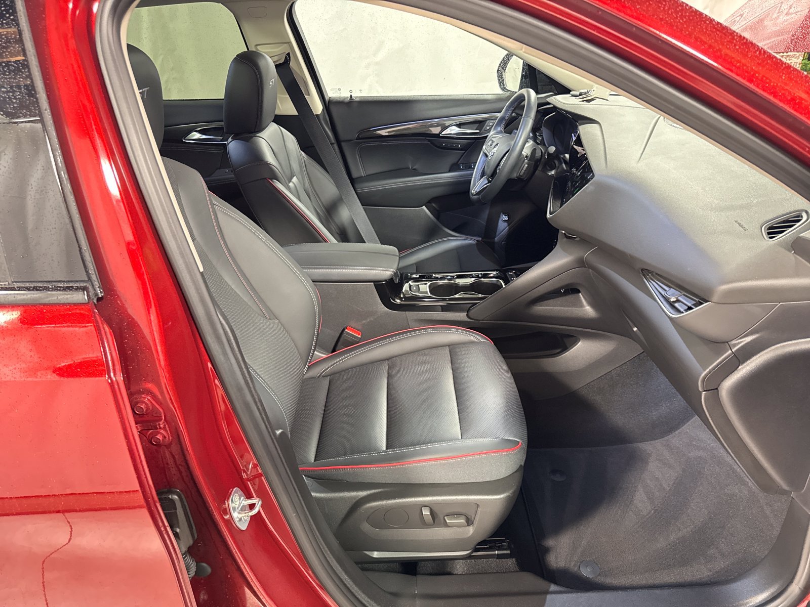 Used 2022 Buick Envision Essence w/ Sport Touring Package FWD image 24