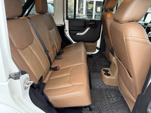 Used 2018 Jeep Wrangler Unlimited Rubicon w/ Connectivity Group image 40