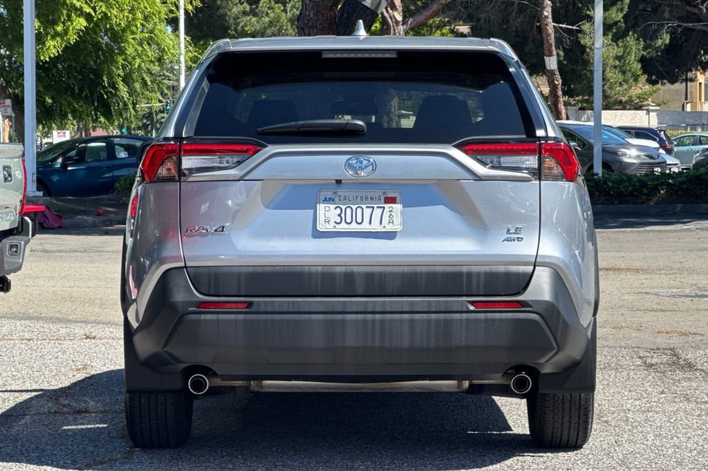 Certified 2025 Toyota RAV4 LE AWD/4WD image 4