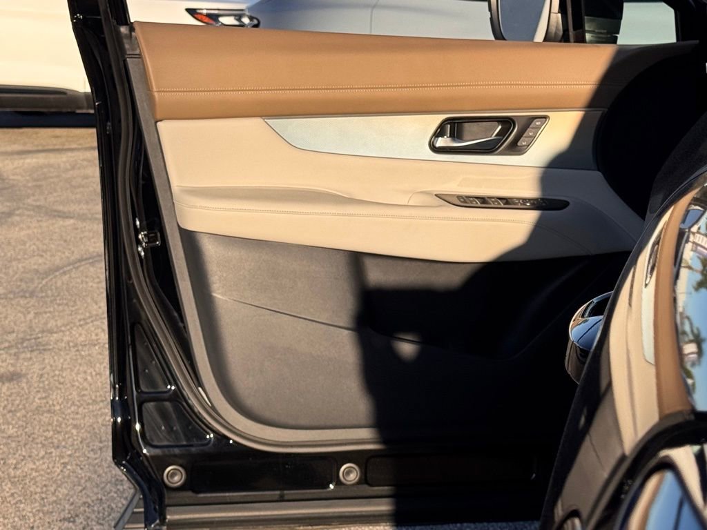 Used 2025 Nissan Murano Platinum w/ Cargo Package image 16