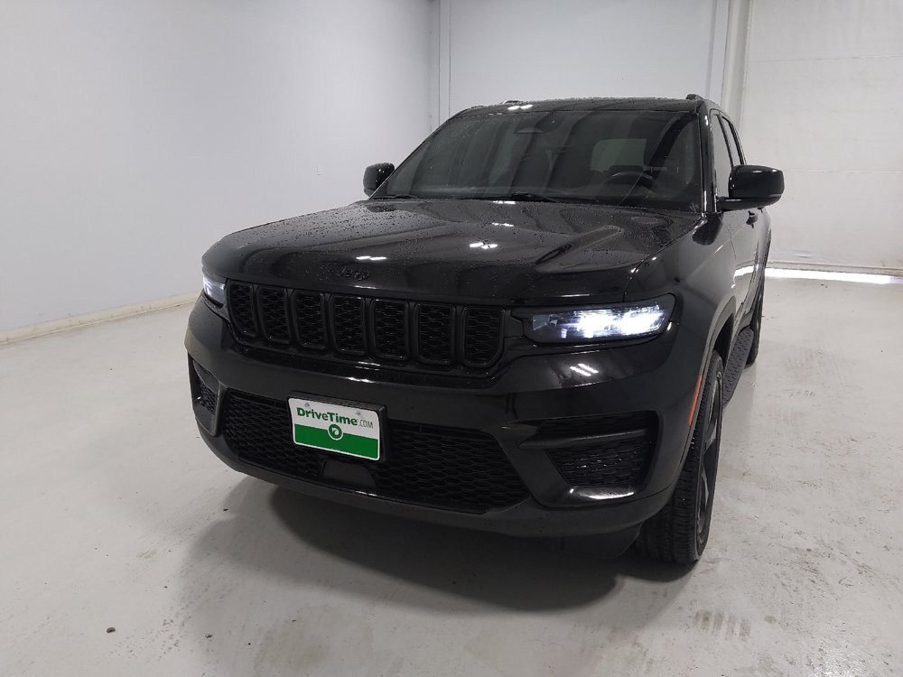 Used 2023 Jeep Grand Cherokee Altitude AWD/4WD image 15