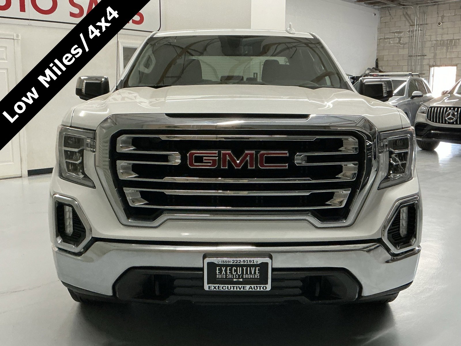 Used 2021 GMC Sierra 1500 SLT image 2