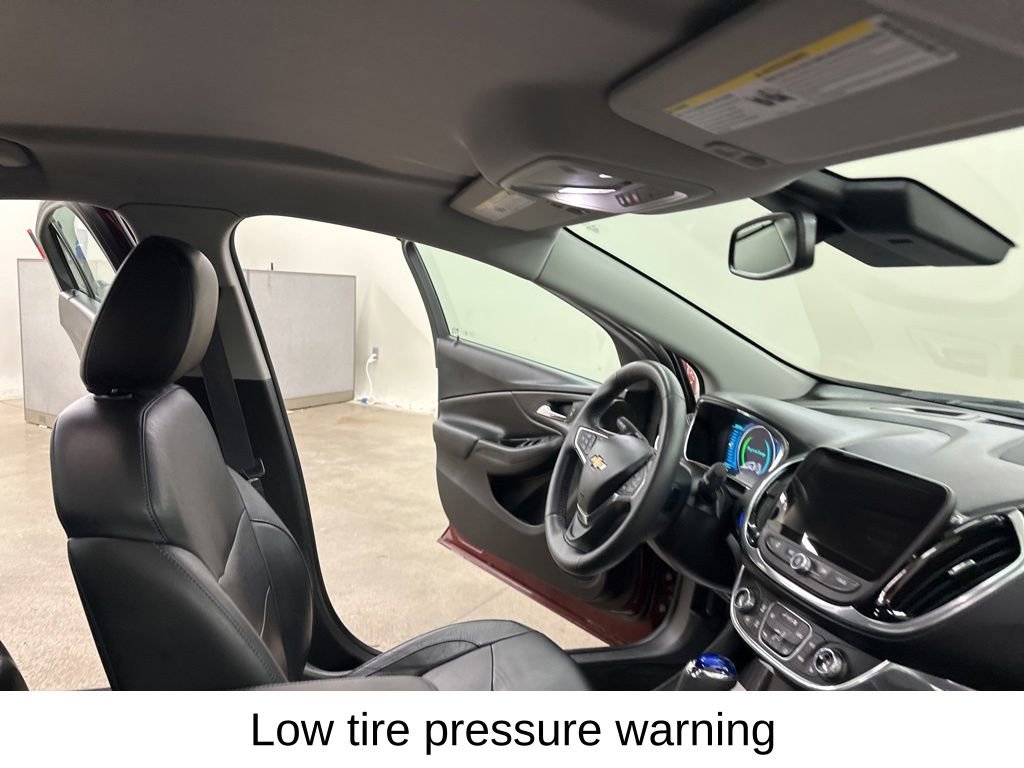 Used 2017 Chevrolet Volt Premier w/ Driver Confidence II Package FWD image 22