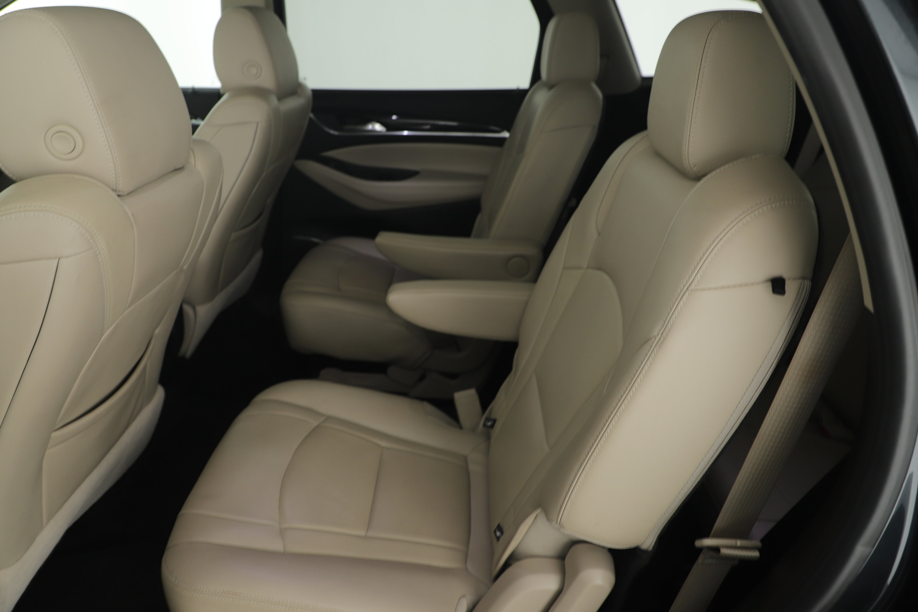 Used 2019 Buick Enclave Essence image 13