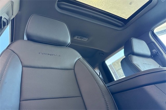 New 2026 GMC Sierra 3500 Denali w/ Denali Reserve Package image 18
