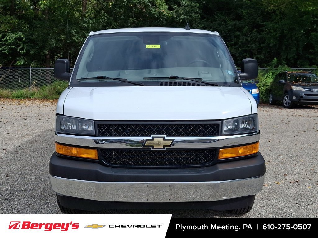 Certified 2024 Chevrolet Express 3500 LT w/ LT Preferred Equipment Group RWD image 3