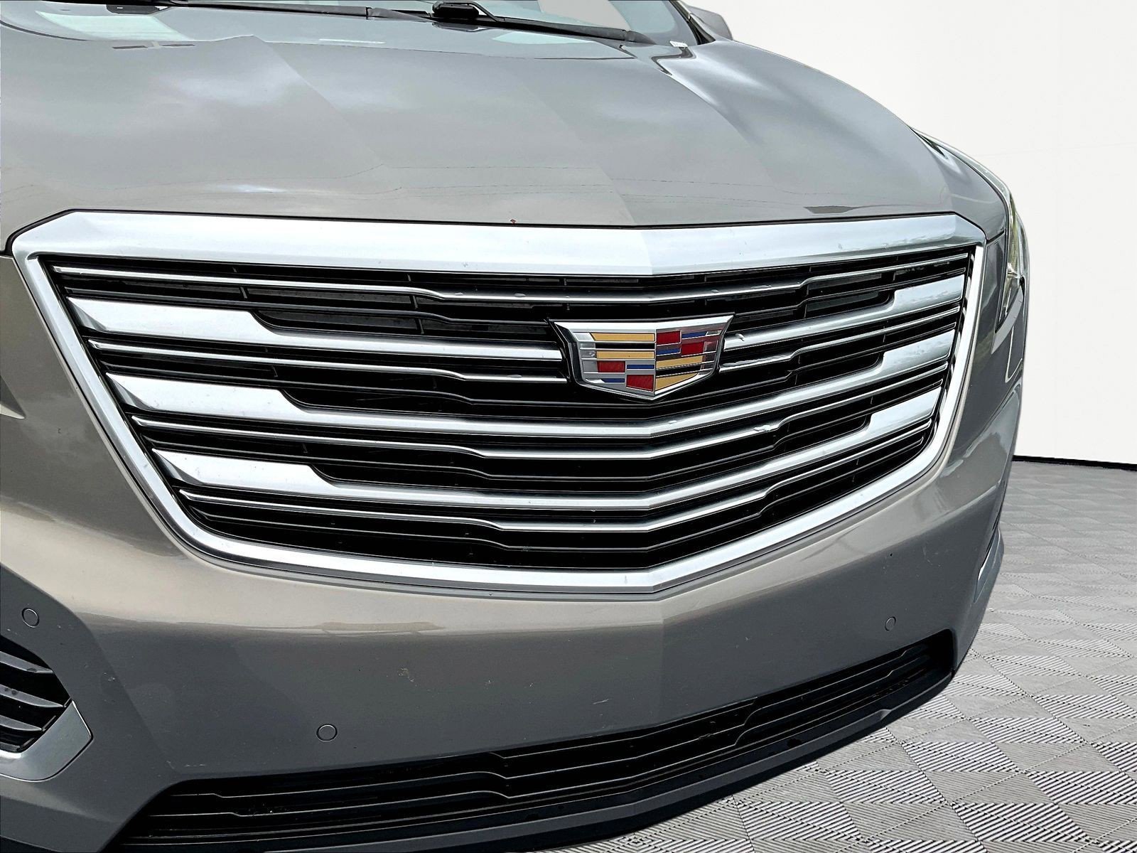 Used 2018 Cadillac XT5 Luxury w/ Driver Awareness Package FWD image 33