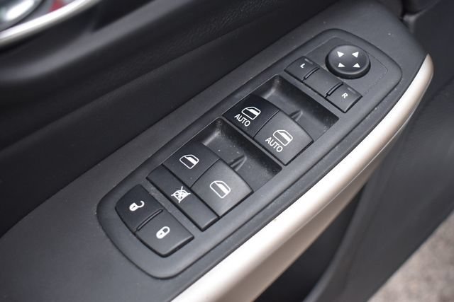 Used 2018 Jeep Cherokee Limited w/ High Altitude Package FWD image 19