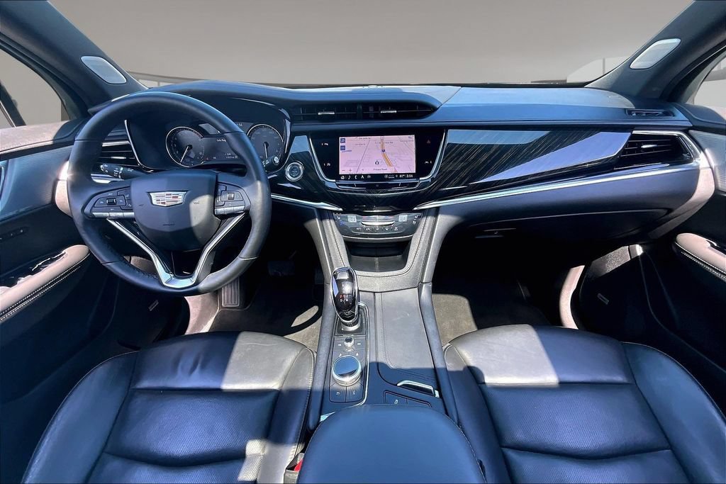 Certified 2025 Cadillac XT6 Premium Luxury AWD/4WD image 15