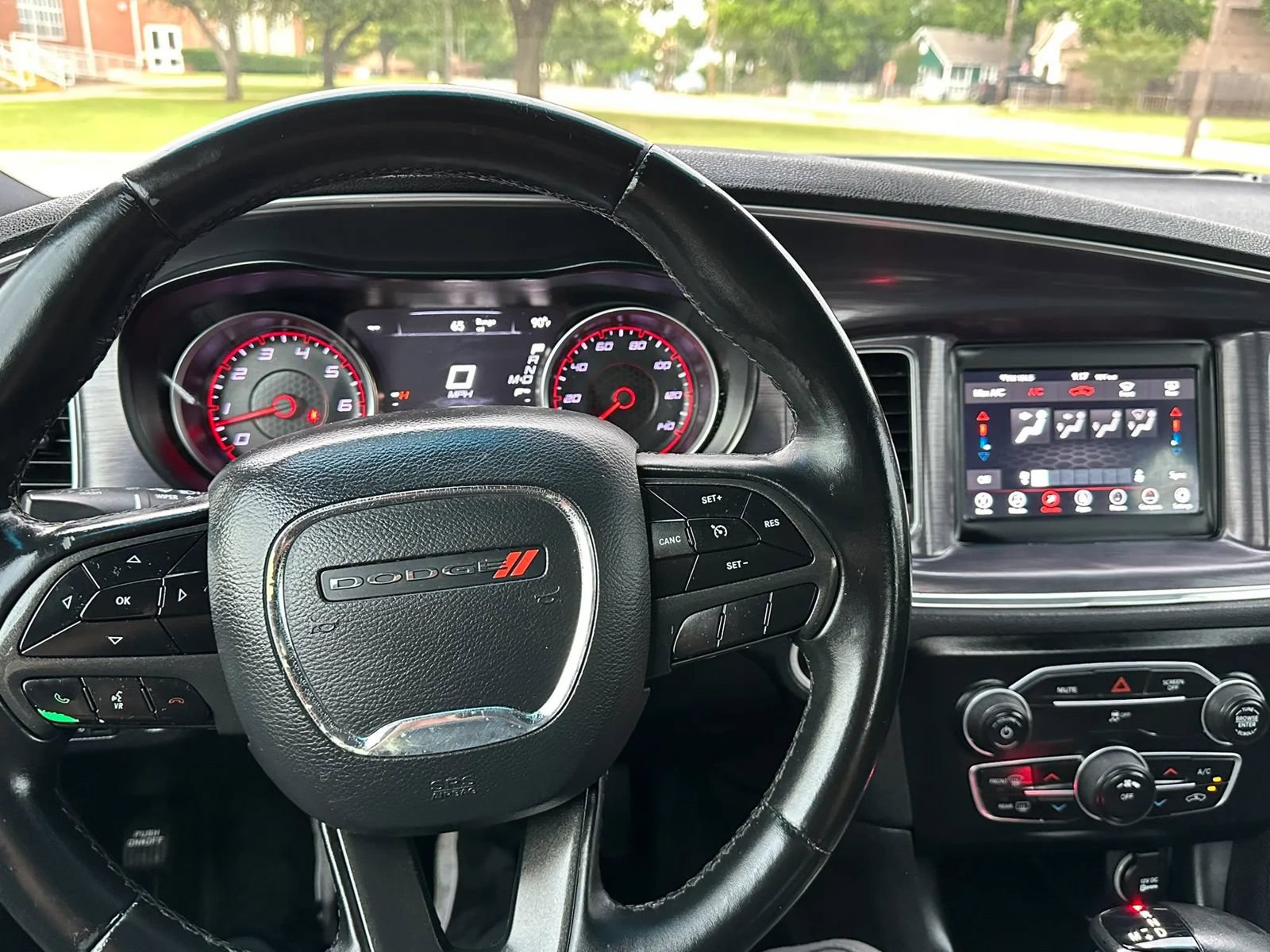 Used 2017 Dodge Charger SE RWD image 33