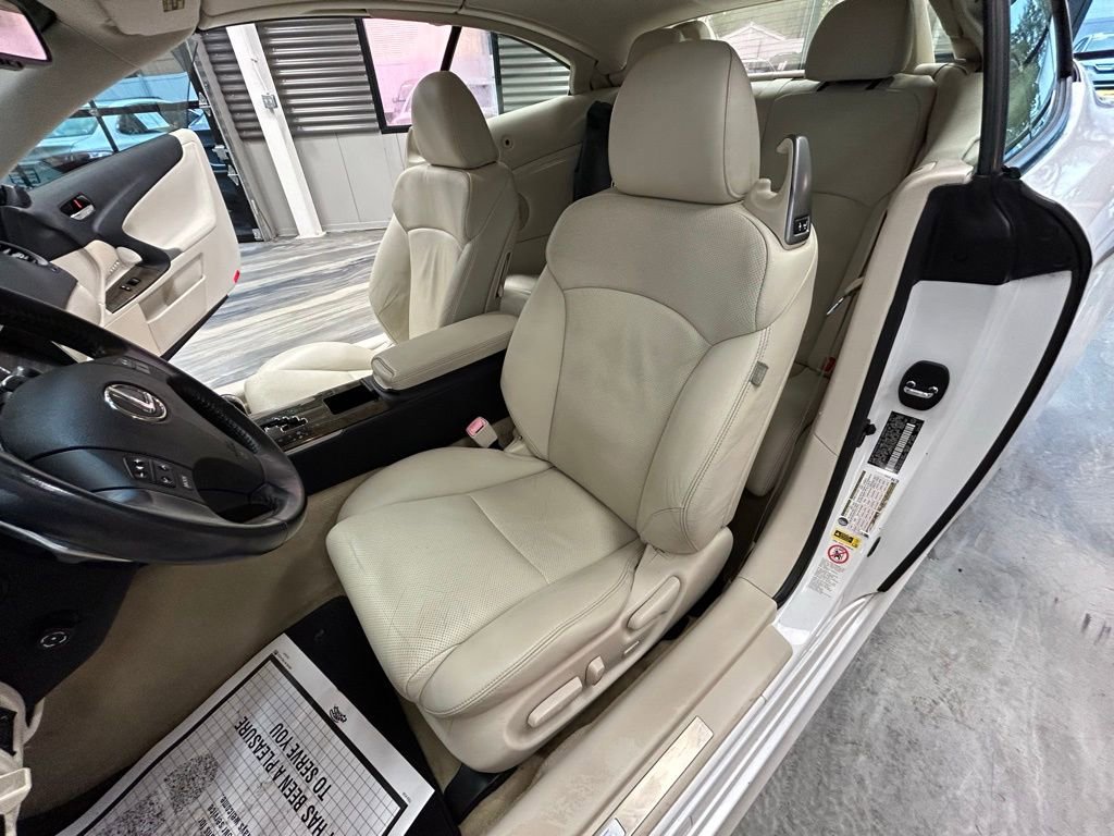 Used 2010 Lexus IS 250C RWD image 8