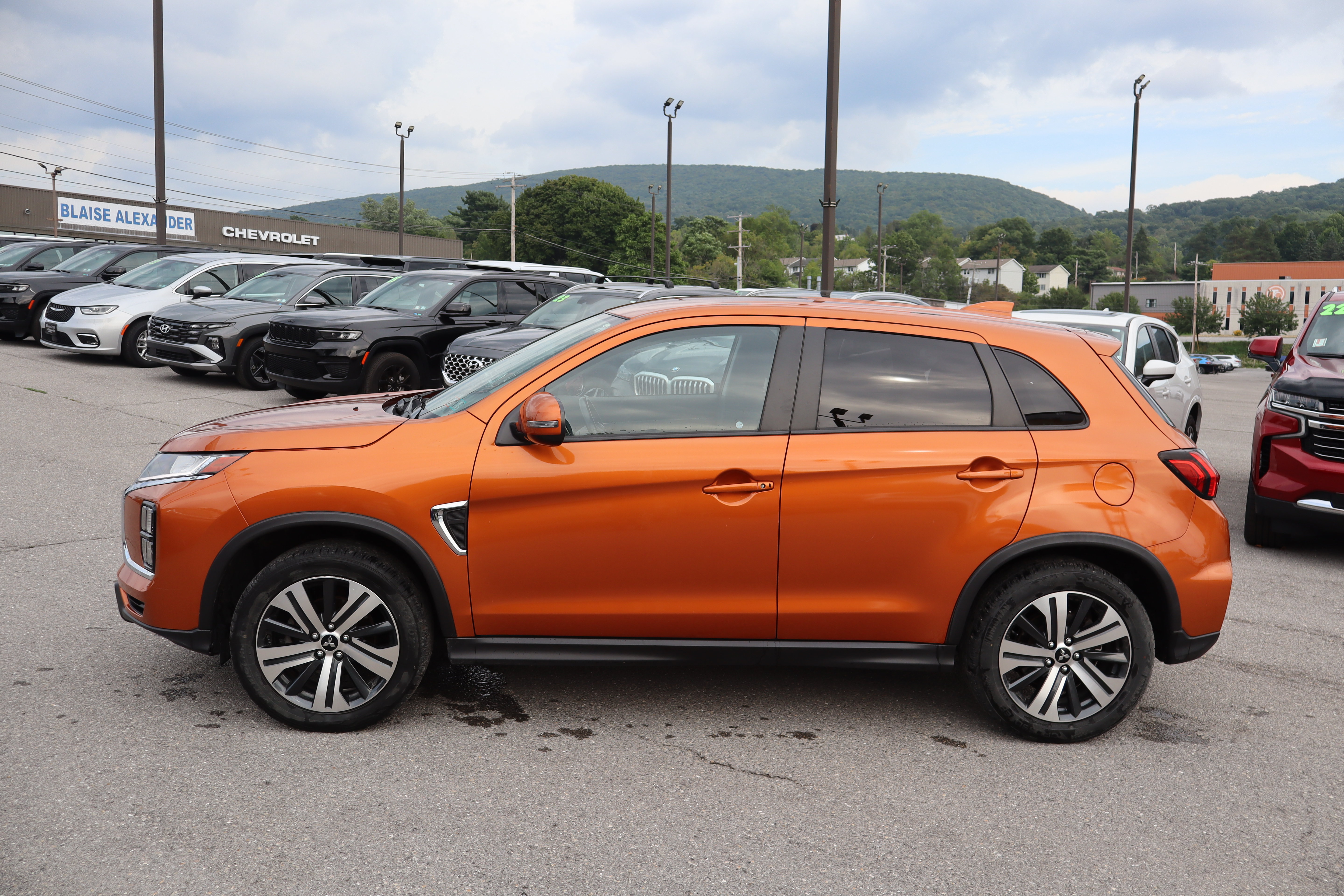 Used 2020 Mitsubishi Outlander Sport SE AWD/4WD image 9