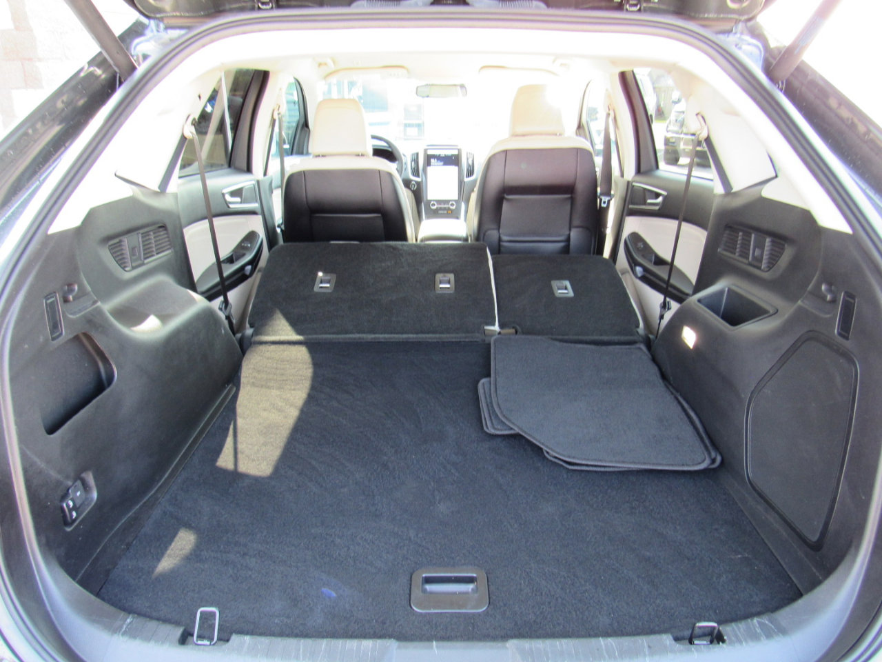 Used 2024 Ford Edge Titanium w/ Titanium Elite Package image 37