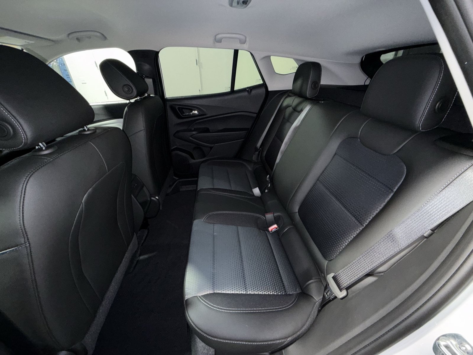 New 2026 Chevrolet Trax LT w/ Driver Confidence Package FWD image 25