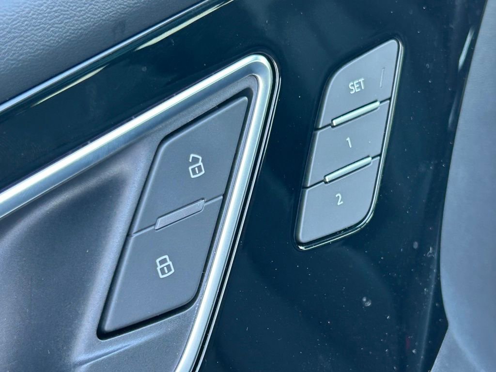 Used 2023 Audi Q4 e-tron Prestige w/ Black Optic Package image 71