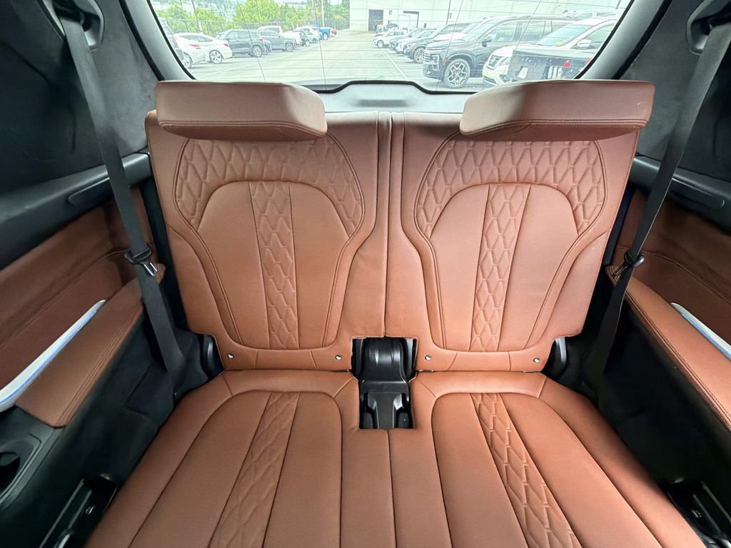 Used 2023 BMW X7 M60i w/ Executive Package AWD/4WD image 17