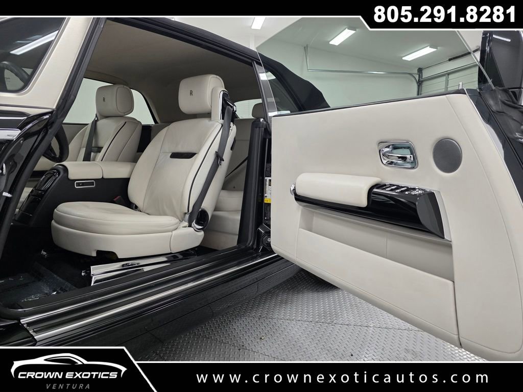 Used 2010 Rolls-Royce Phantom Drophead Coupe image 28
