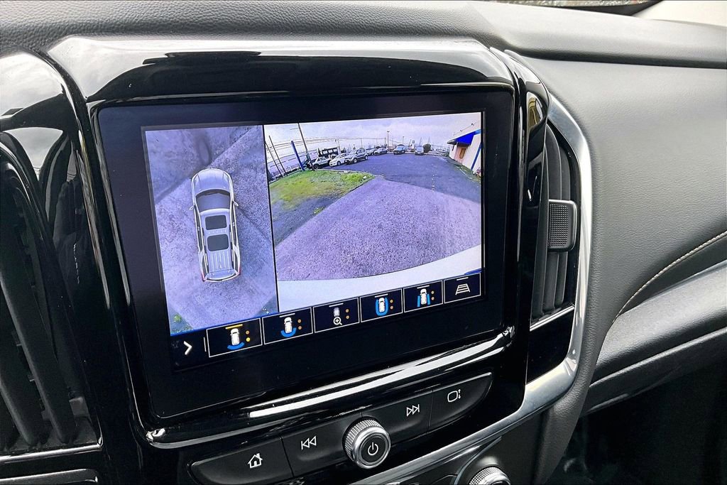 Used 2021 Chevrolet Traverse LT w/ LT Premium Package image 29