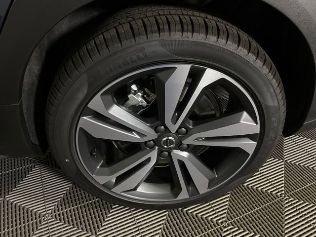 New 2026 Volvo V60 B5 Cross Country Plus w/ Protection Package Premier image 36
