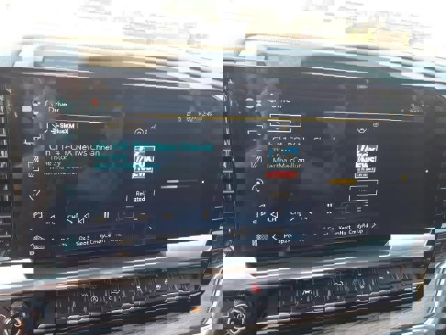 Used 2023 Chevrolet Silverado 1500 LT image 13