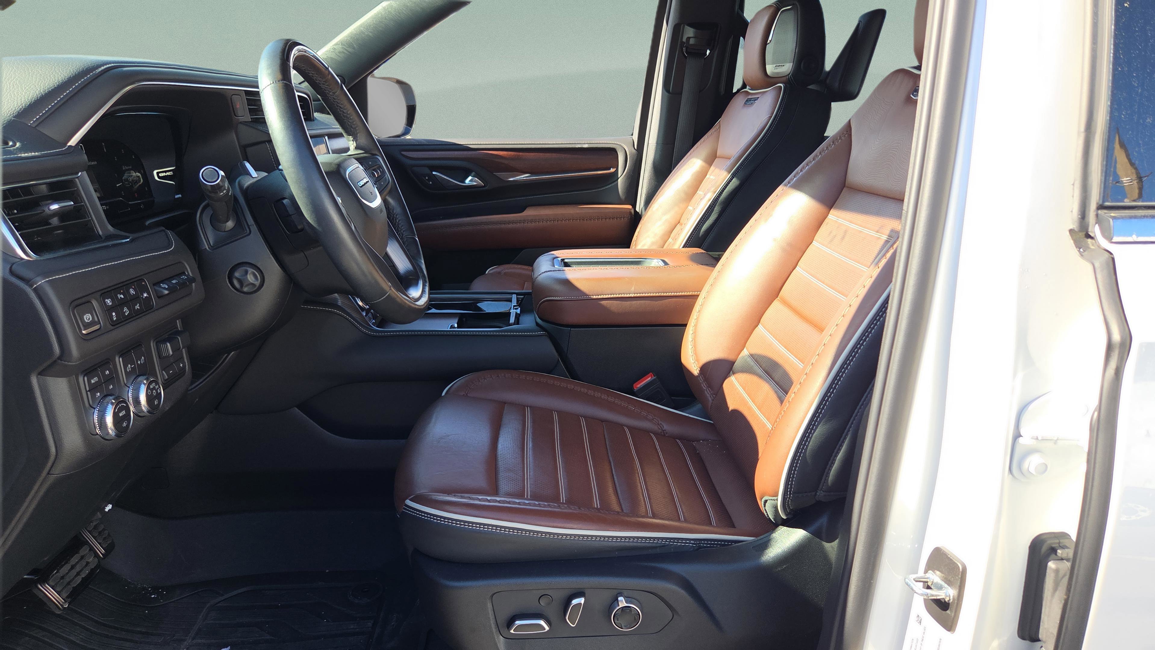 Certified 2024 GMC Yukon Denali Ultimate image 10