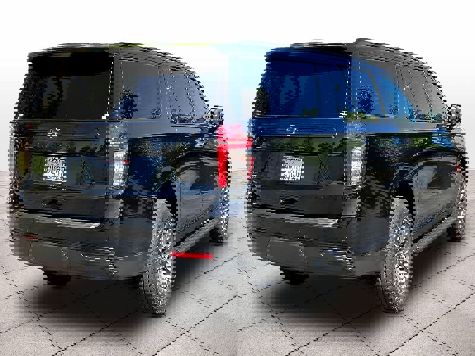 Used 2024 Chevrolet Suburban Z71 w/ Luxury Package image 15