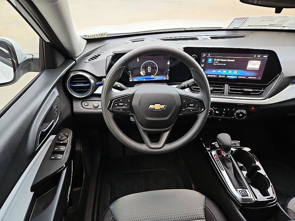 New 2026 Chevrolet Trax LT FWD image 12