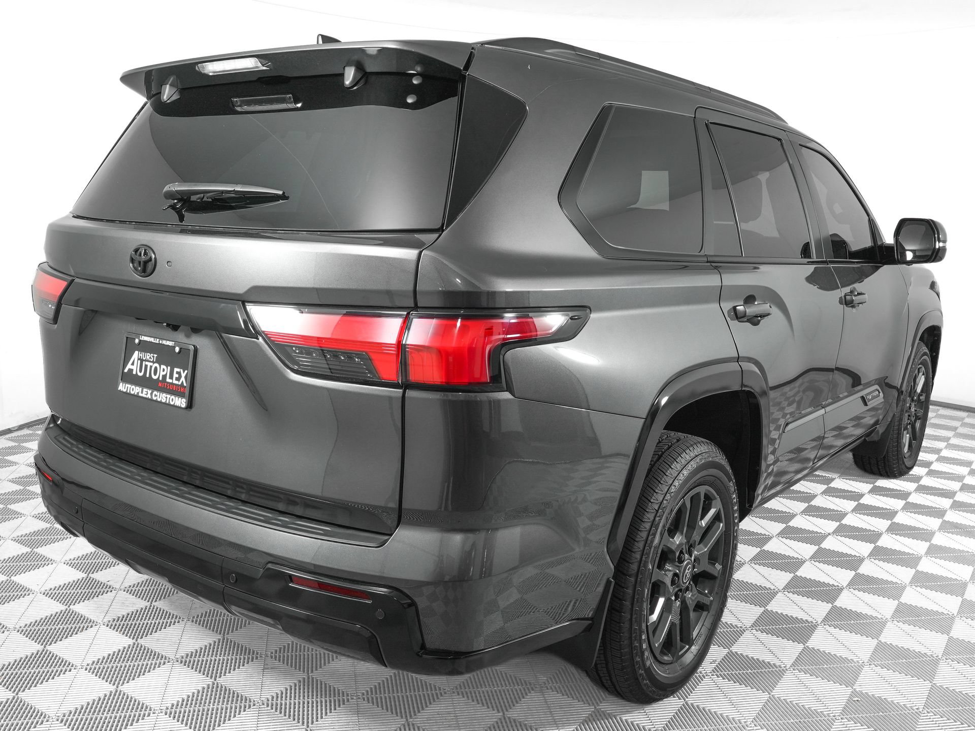 Used 2026 Toyota Sequoia Platinum AWD/4WD image 5