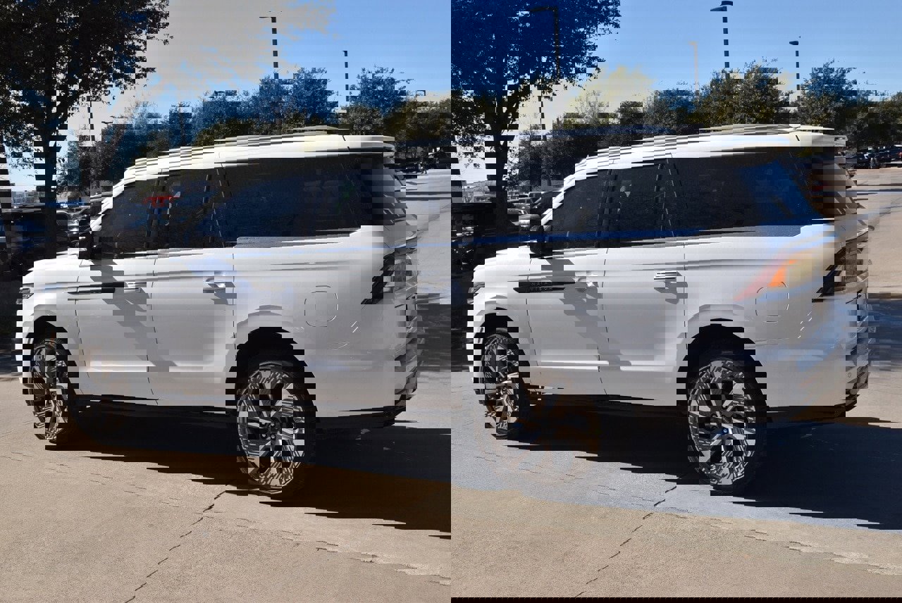 New 2026 Lincoln Navigator L Black Label image 10