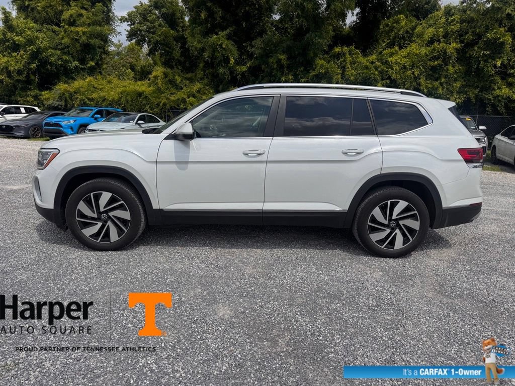 Used 2025 Volkswagen Atlas SEL AWD/4WD image 2