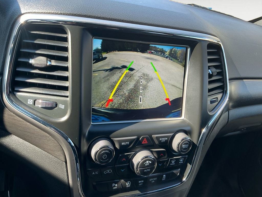 Used 2018 Jeep Grand Cherokee Laredo image 21