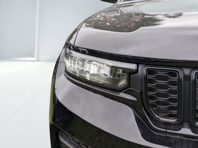 New 2025 Jeep Grand Cherokee Altitude AWD/4WD image 8