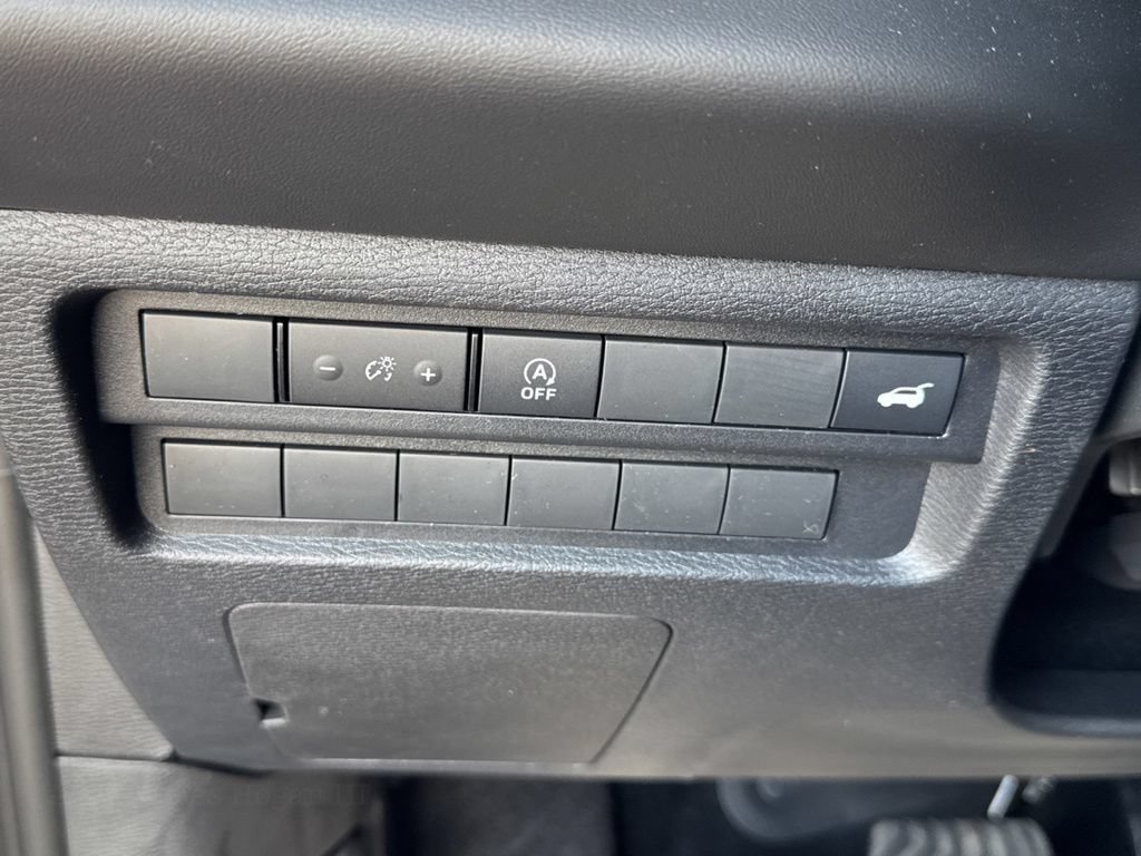 New 2026 Mitsubishi Outlander AWD image 18