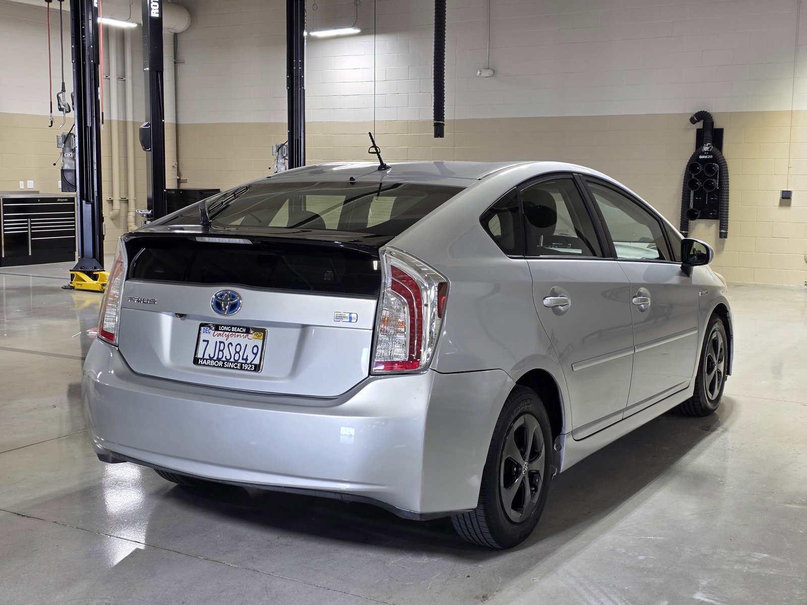 Used 2015 Toyota Prius Two image 7