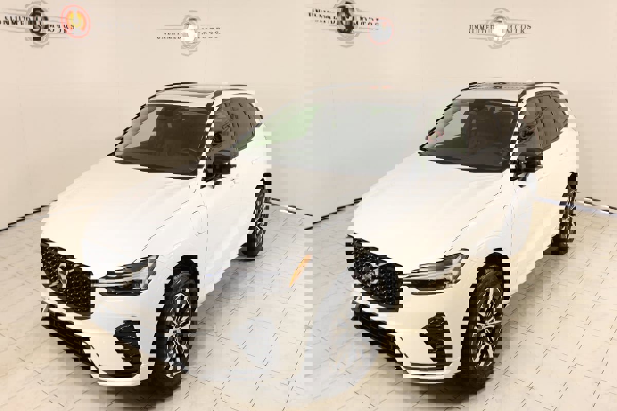 Used 2024 Volvo XC60 T8 Core image 36
